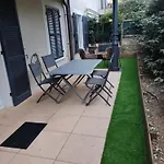 Pres De Avec Piscine Apartmán *