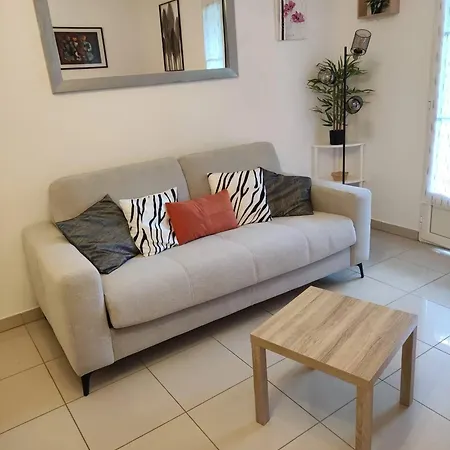 Pres De Avec Piscine Apartment *